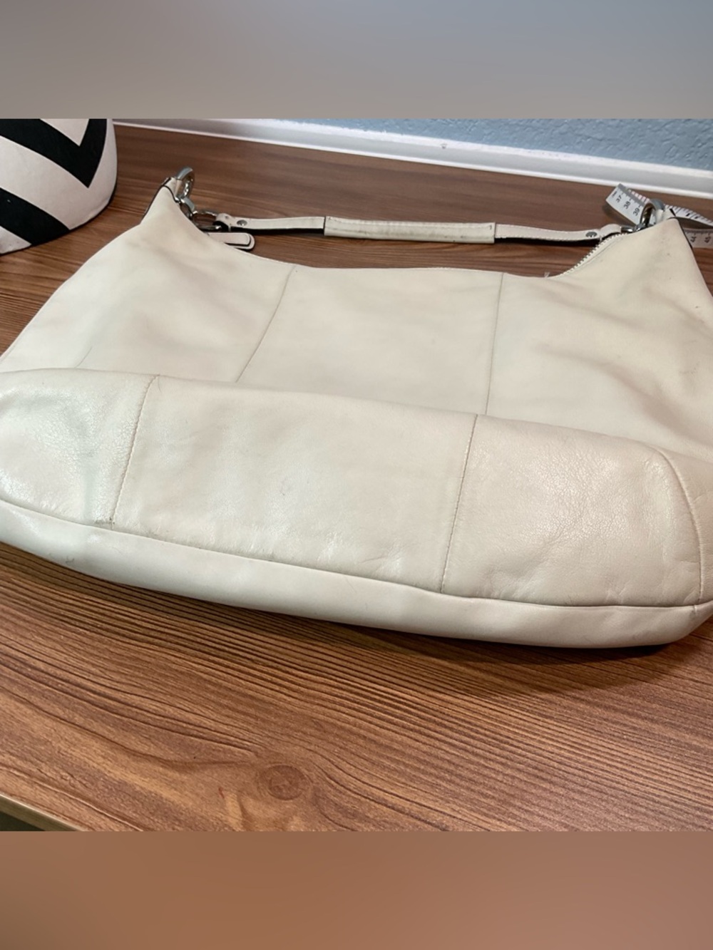 Vintage Coach Leather Hobo Shoulder Bag Cream Ivory Turnlock Purse - Picture 13 of 13